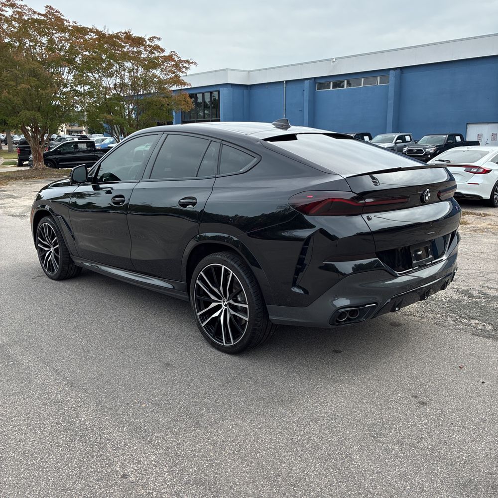 2022 BMW X6 M50i