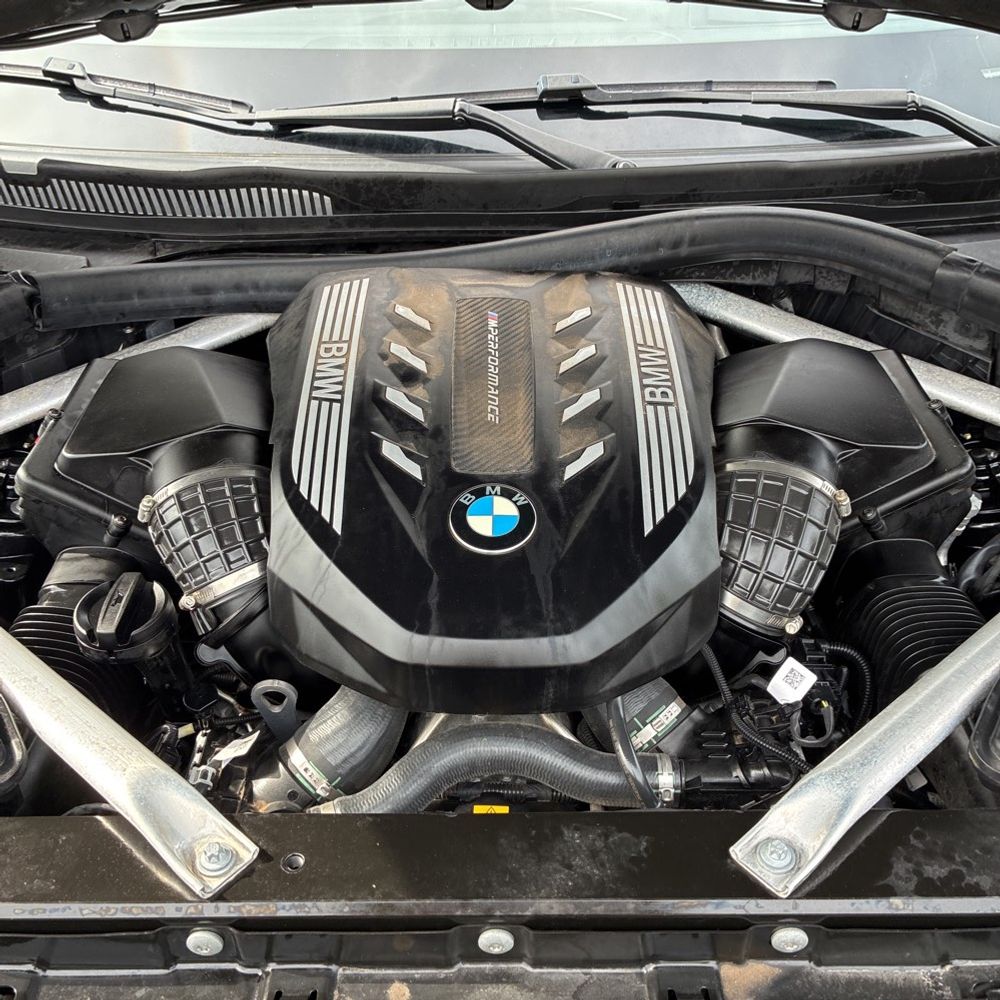 2022 BMW X6 M50i