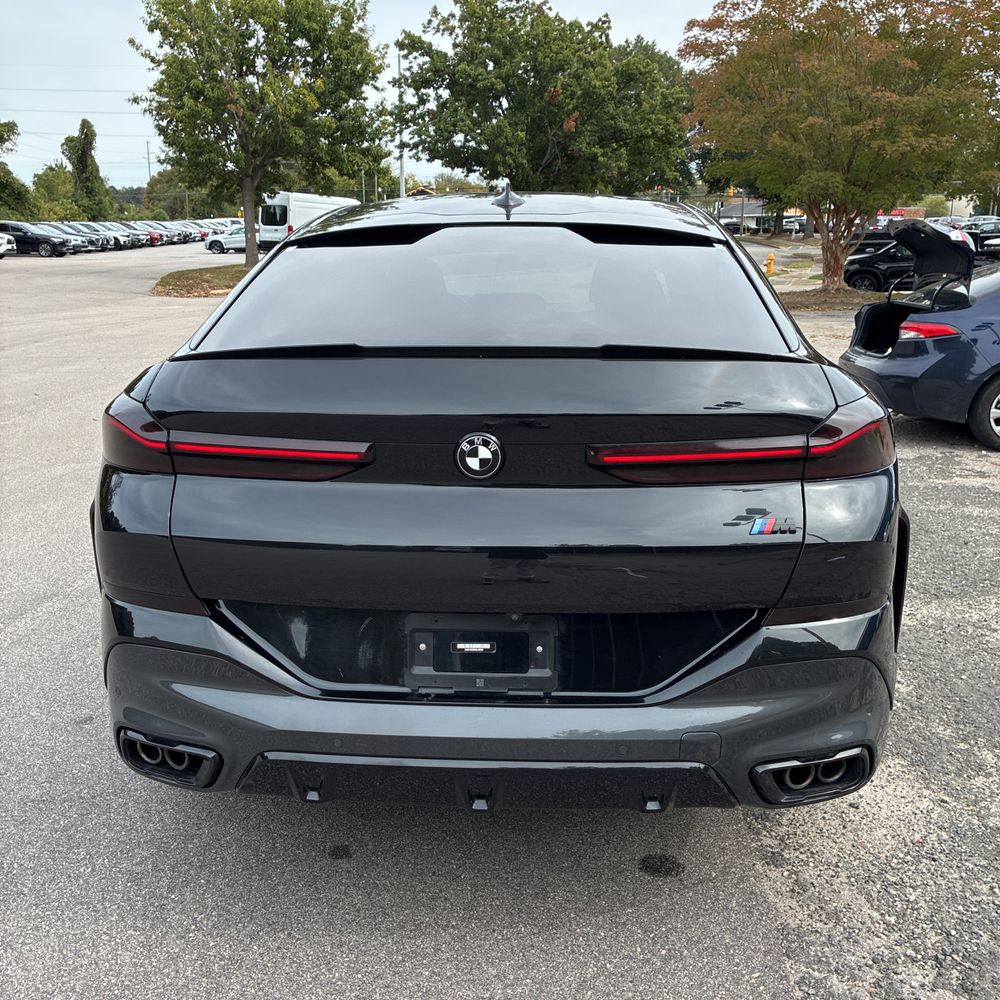 2022 BMW X6 M50i
