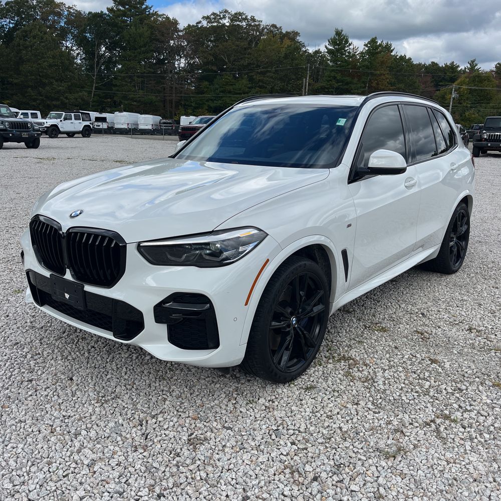 2022 BMW X5 M50i