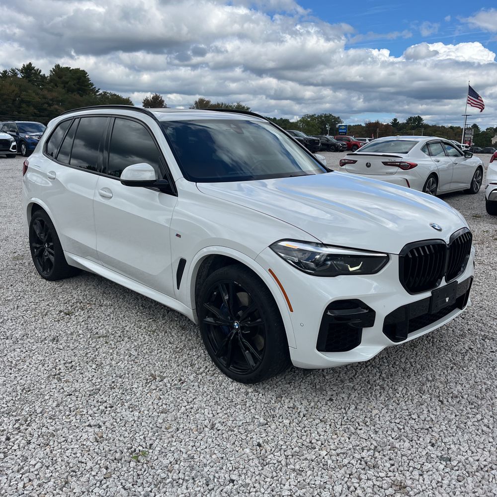 2022 BMW X5 M50i