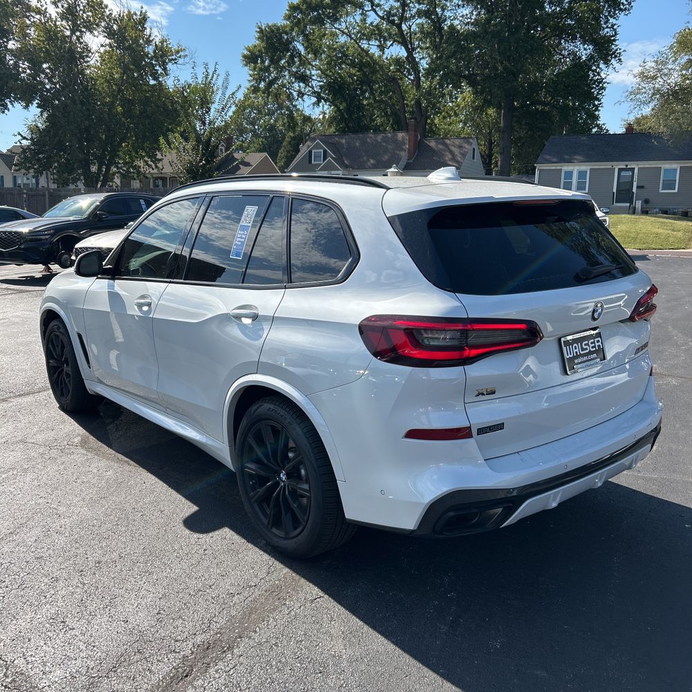 2023 BMW X5 M50i