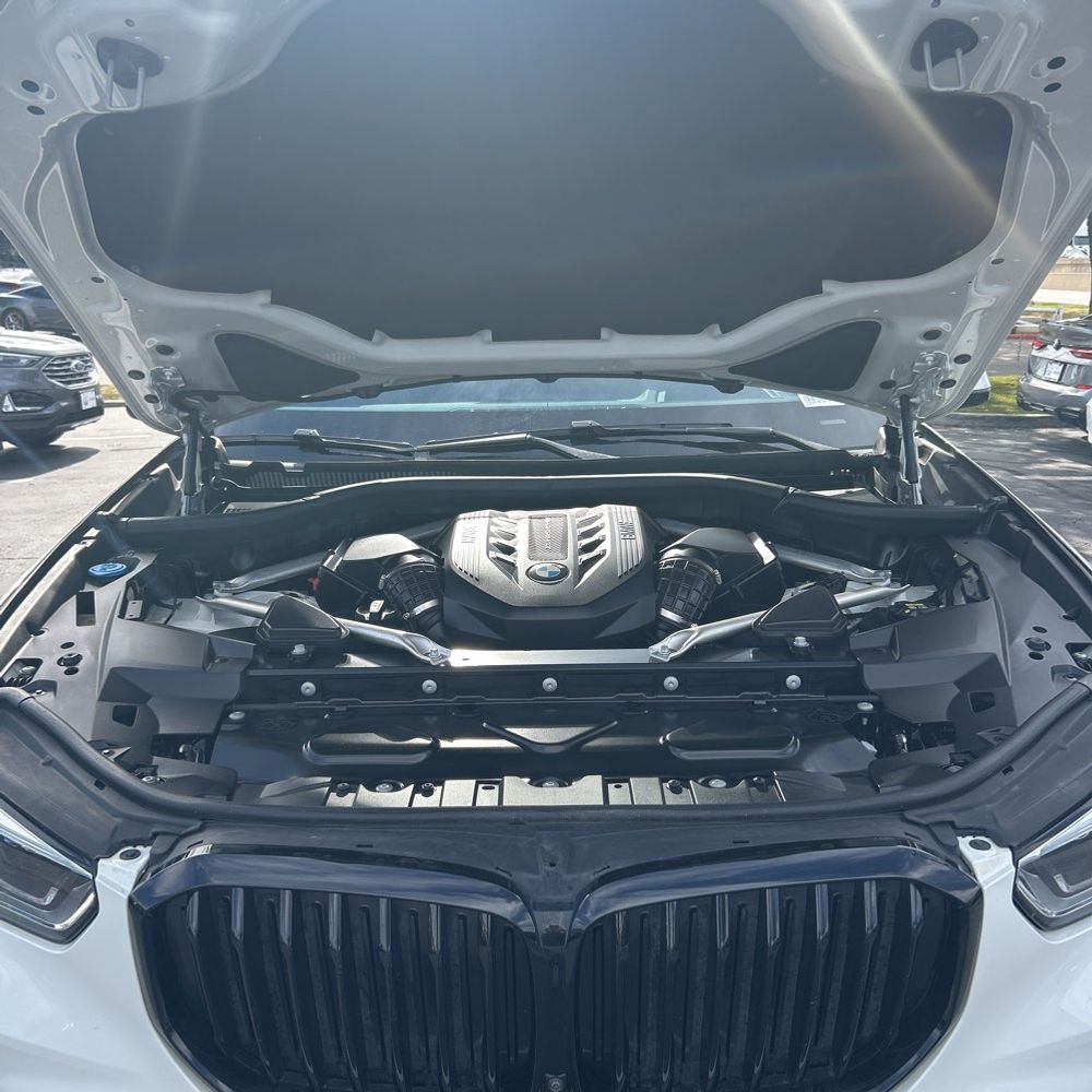 2023 BMW X5 M50i