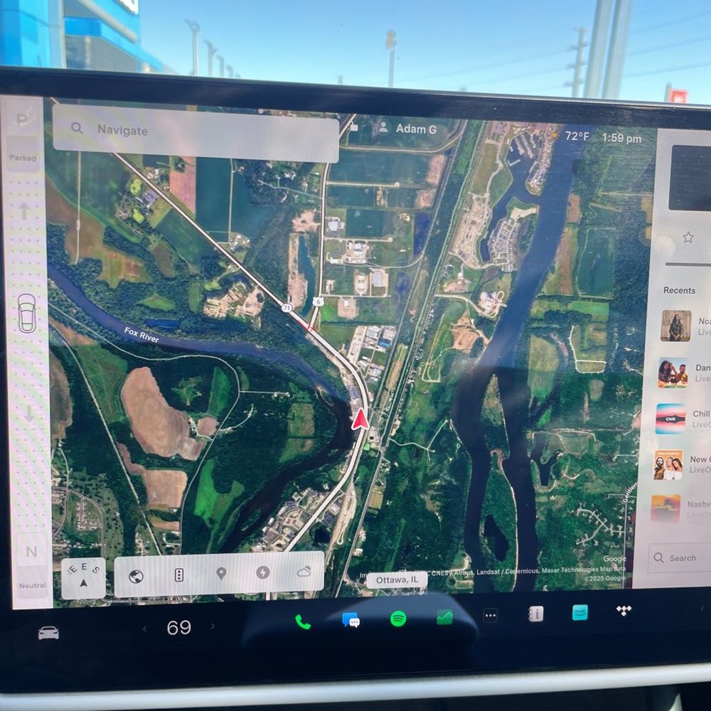 2022 Tesla Model S Plaid