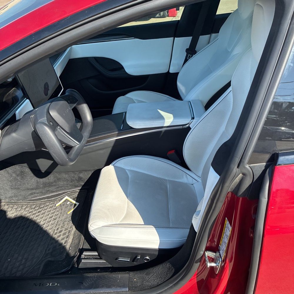 2022 Tesla Model S Plaid