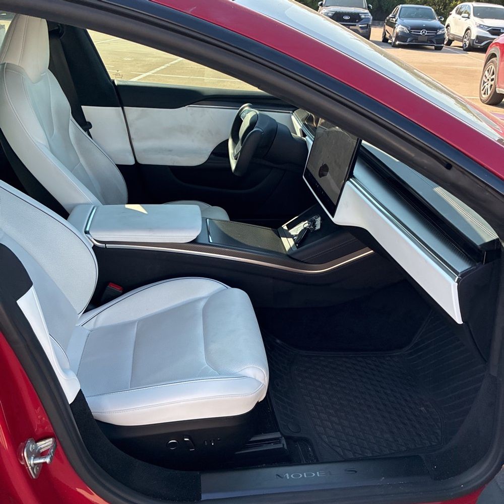 2022 Tesla Model S Plaid