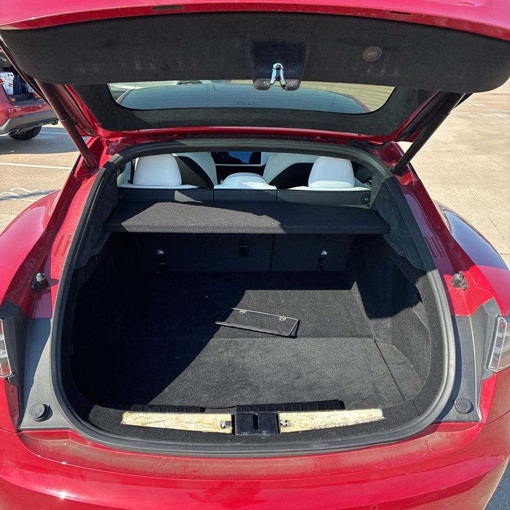 2022 Tesla Model S Plaid
