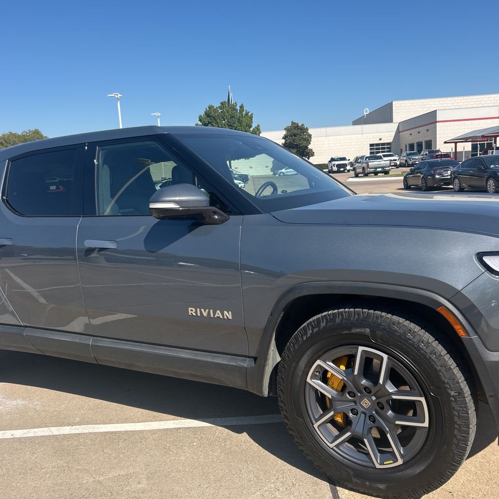 2023 Rivian R1T Adventure Quad-Motor