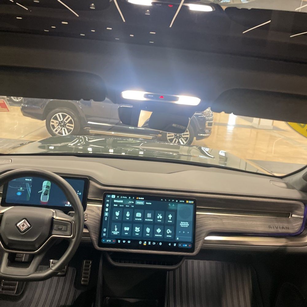 2022 Rivian R1T Adventure