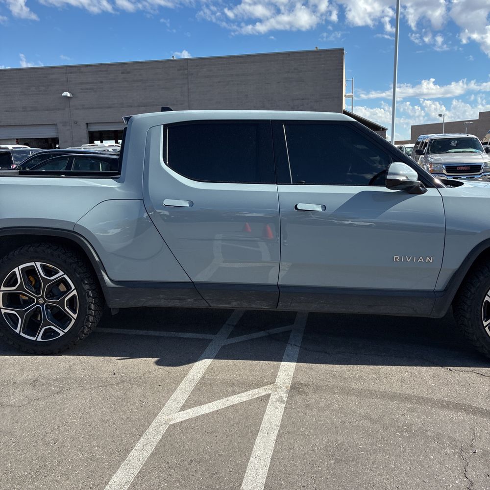2023 Rivian R1T Adventure Quad-Motor