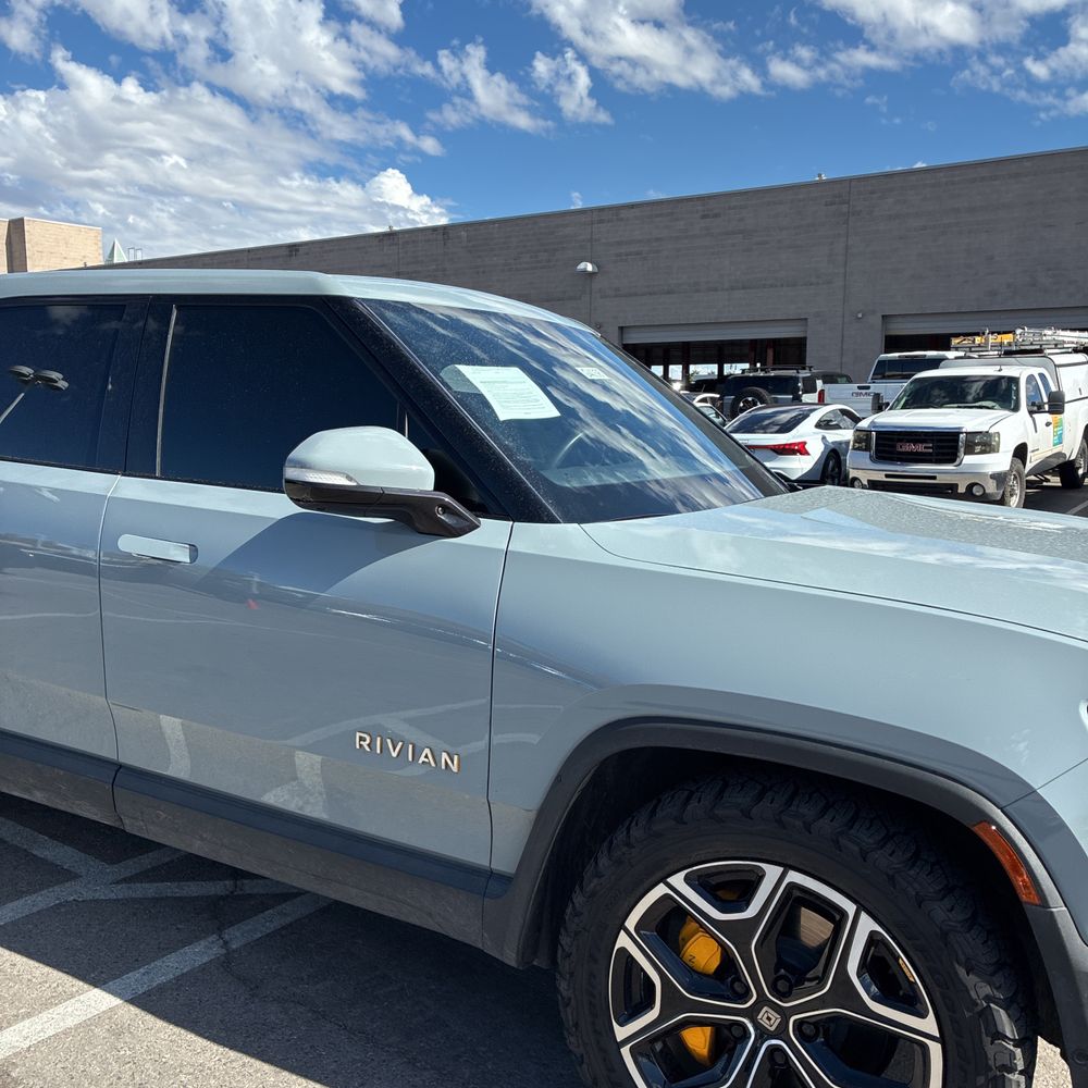2023 Rivian R1T Adventure Quad-Motor