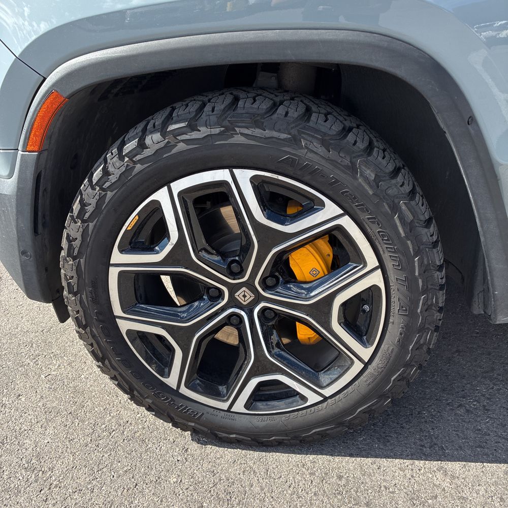 2023 Rivian R1T Adventure Quad-Motor