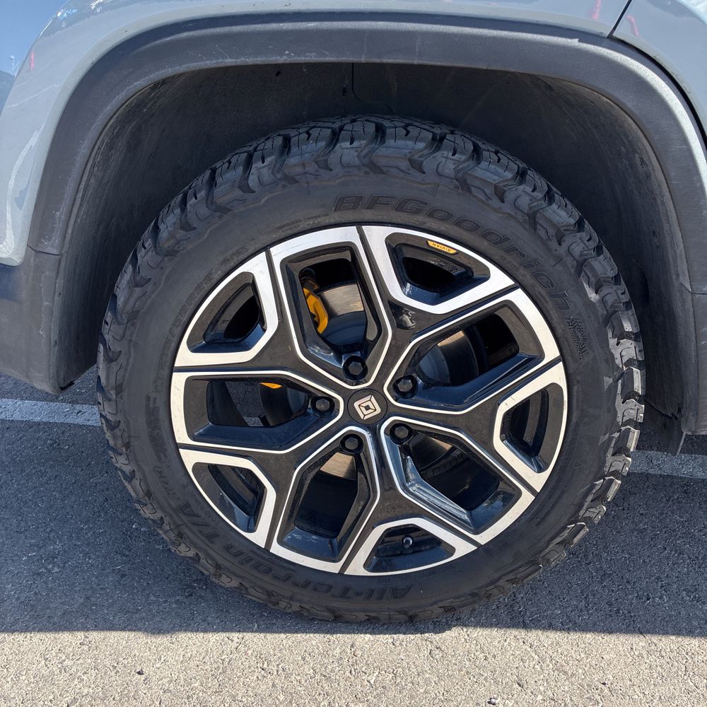 2023 Rivian R1T Adventure Quad-Motor
