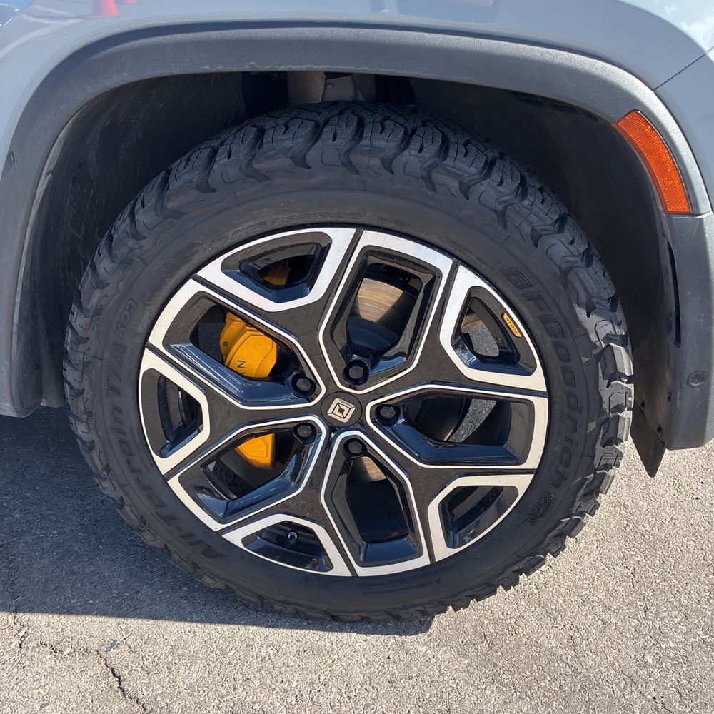 2023 Rivian R1T Adventure Quad-Motor