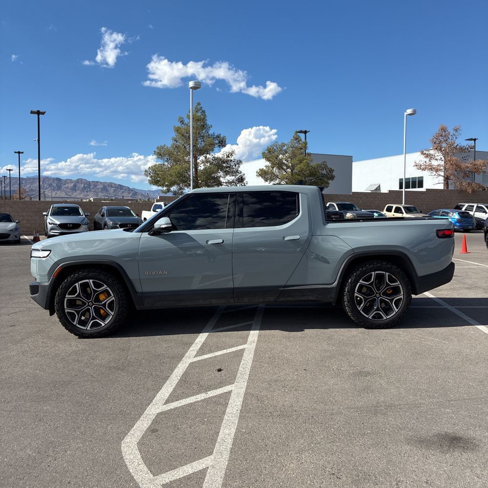 2023 Rivian R1T Adventure Quad-Motor