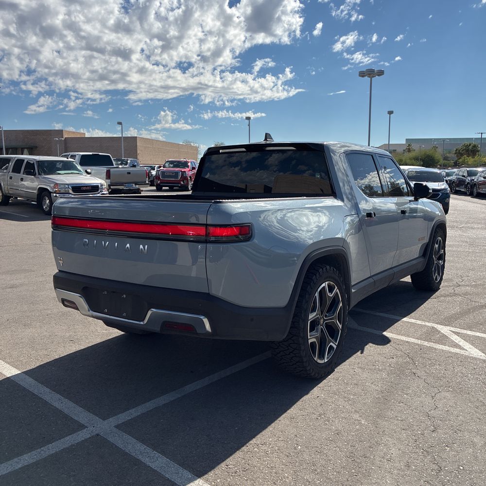 2023 Rivian R1T Adventure Quad-Motor