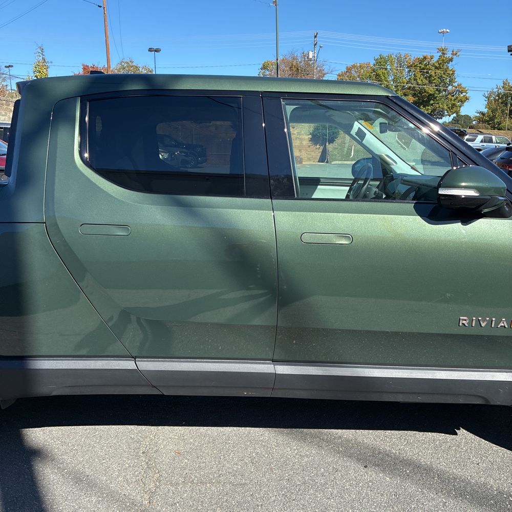 2023 Rivian R1T Adventure Quad-Motor