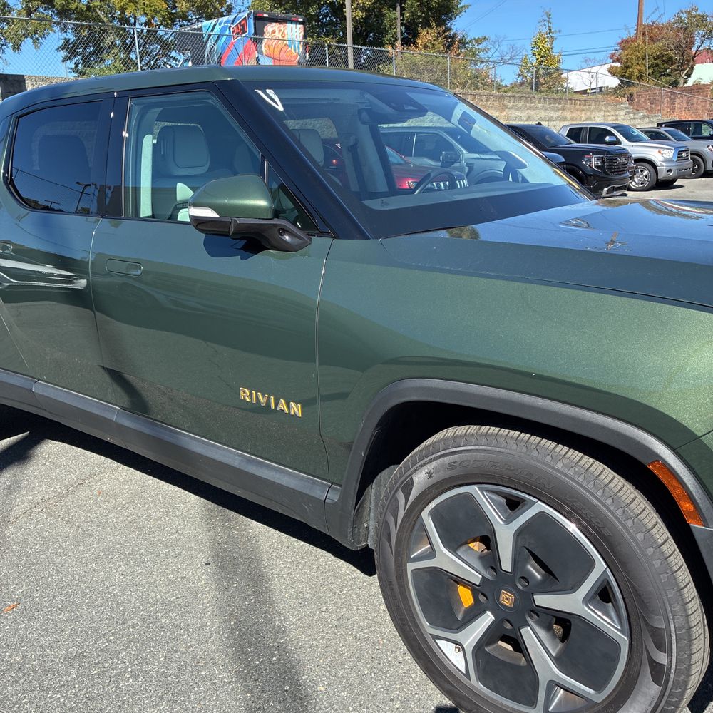 2023 Rivian R1T Adventure Quad-Motor