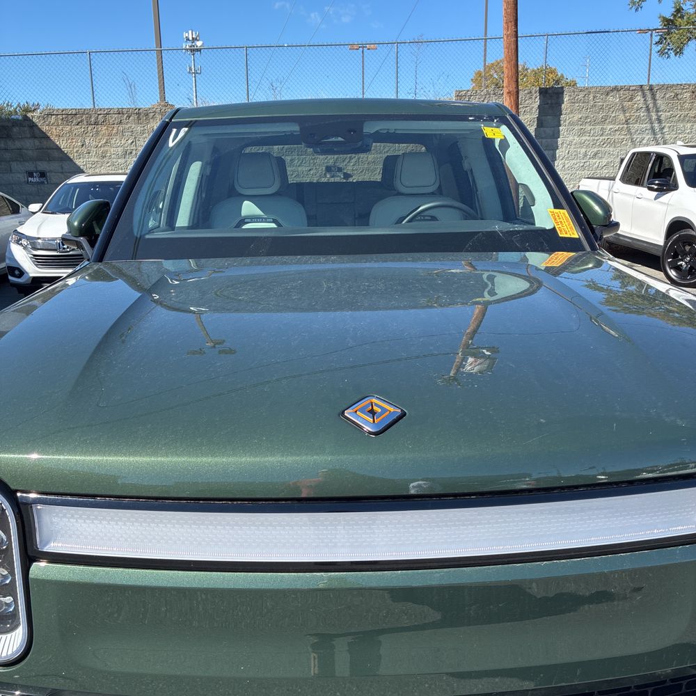 2023 Rivian R1T Adventure Quad-Motor