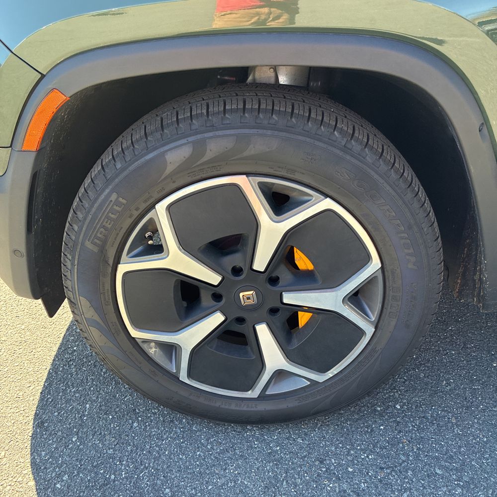 2023 Rivian R1T Adventure Quad-Motor