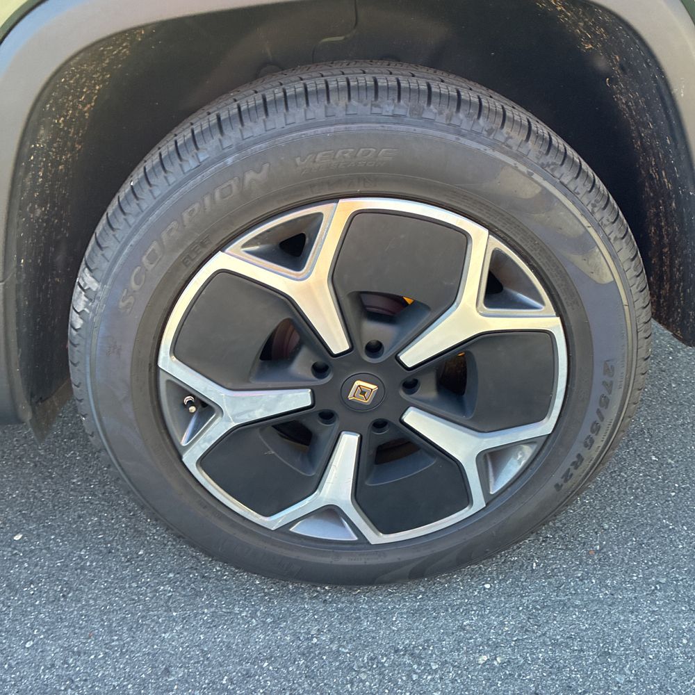 2023 Rivian R1T Adventure Quad-Motor