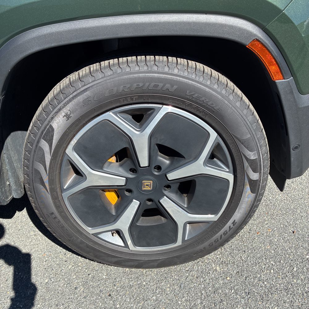 2023 Rivian R1T Adventure Quad-Motor