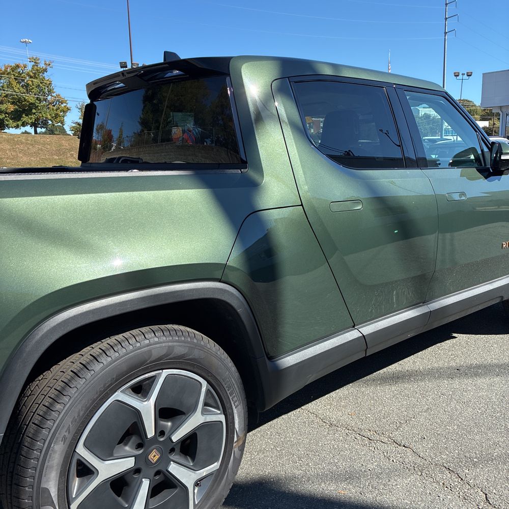 2023 Rivian R1T Adventure Quad-Motor