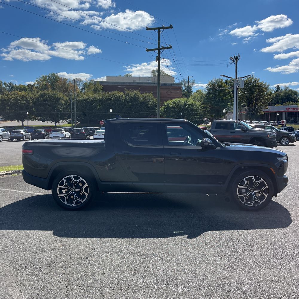 2025 Rivian R1T Adventure Dual-Motor