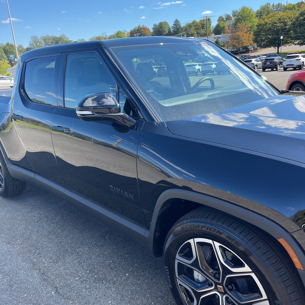 2025 Rivian R1T Adventure Dual-Motor