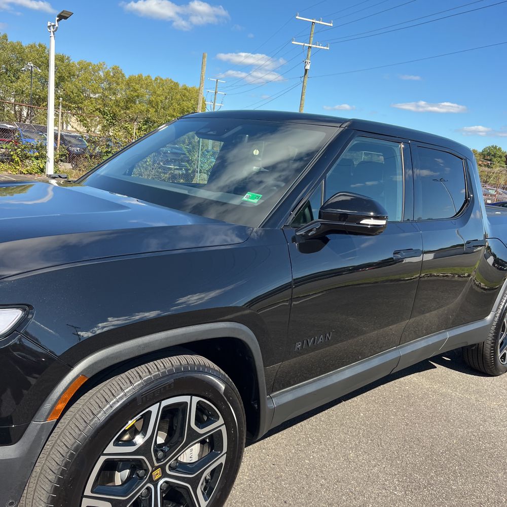 2025 Rivian R1T Adventure Dual-Motor