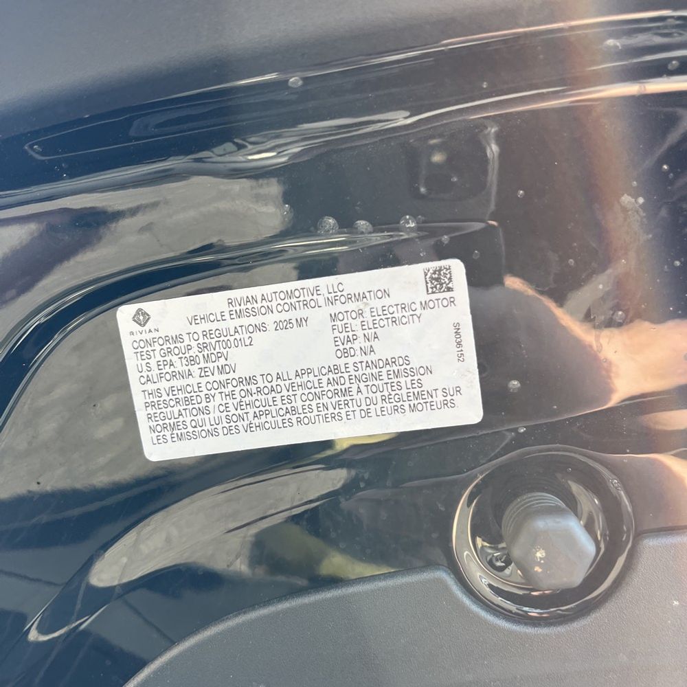 2025 Rivian R1T Adventure Dual-Motor