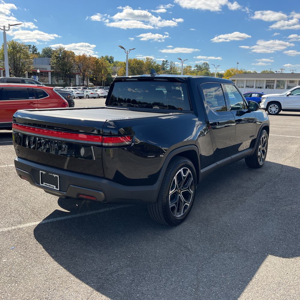 2025 Rivian R1T Adventure Dual-Motor