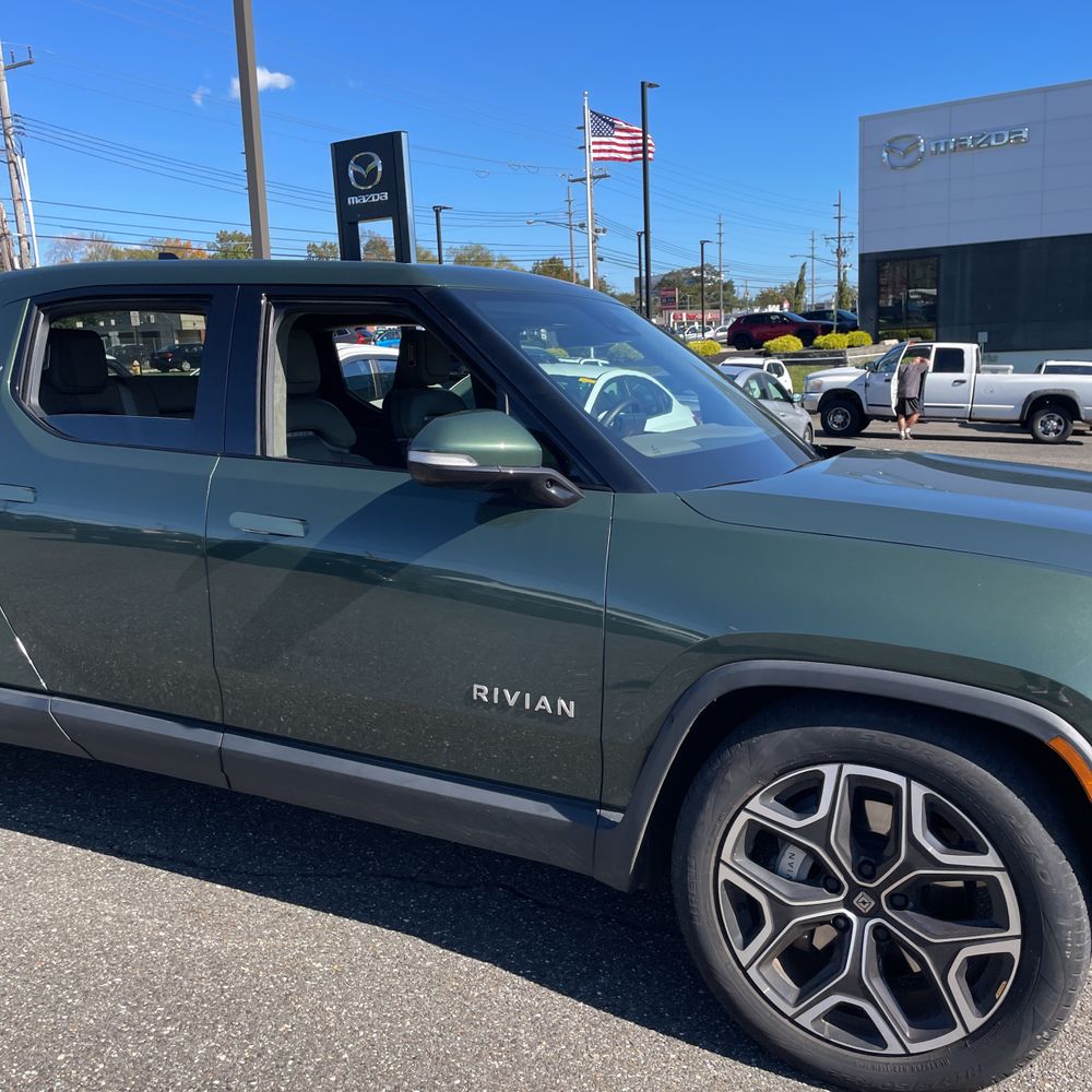 2024 Rivian R1T Adventure Dual-Motor