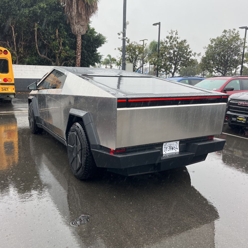2024 Tesla Cybertruck Base