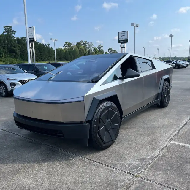 2024 Tesla Cybertruck Base