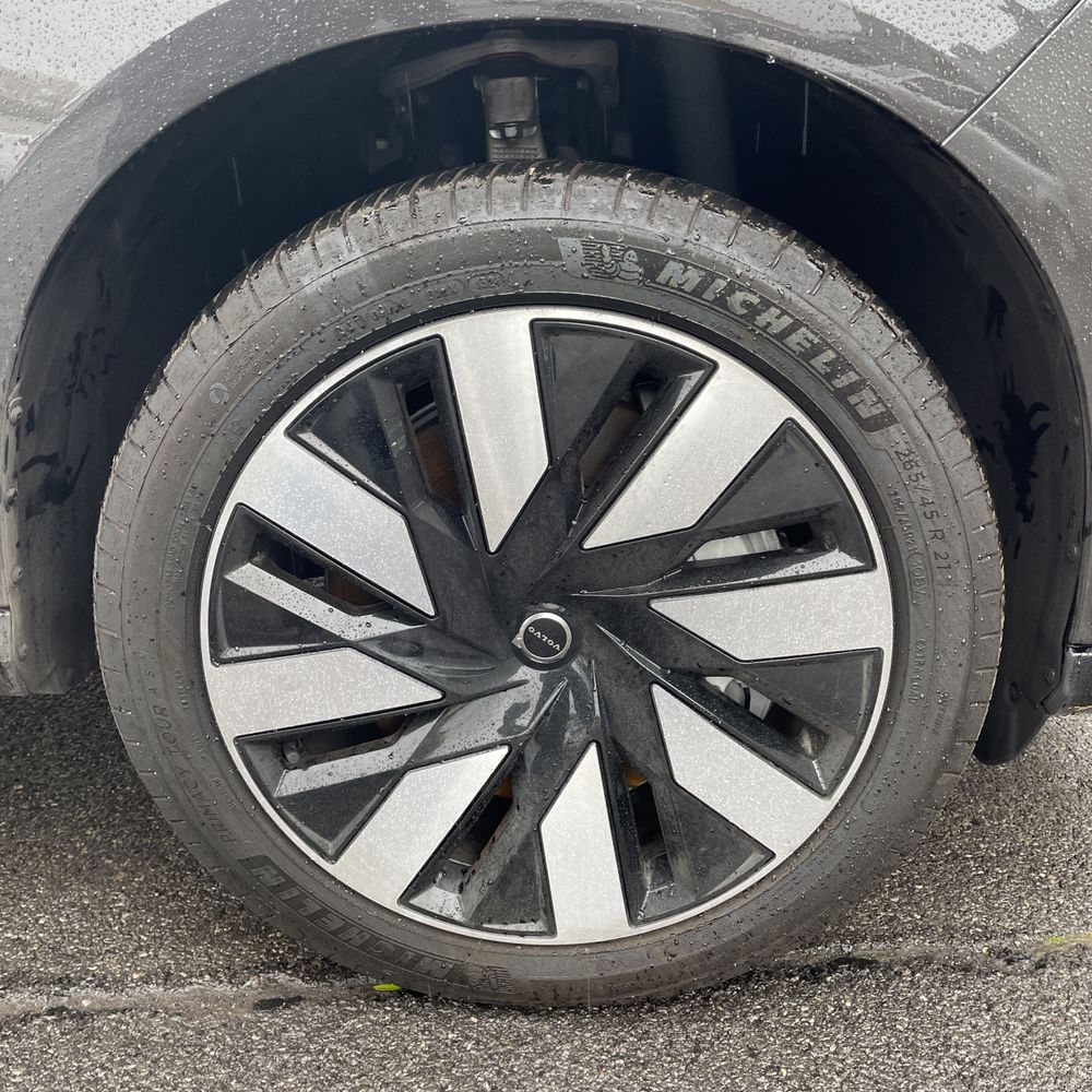 2025 Volvo EX90 Plus