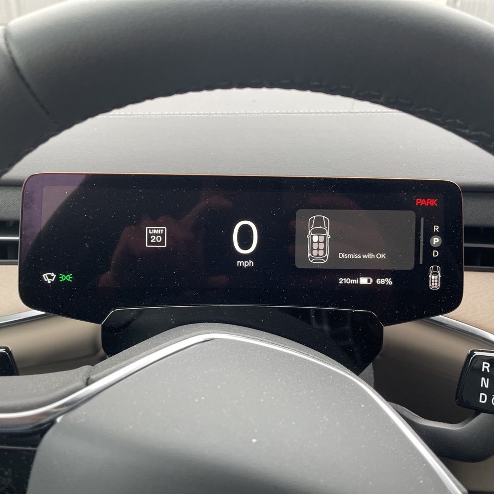 2025 Volvo EX90 Plus