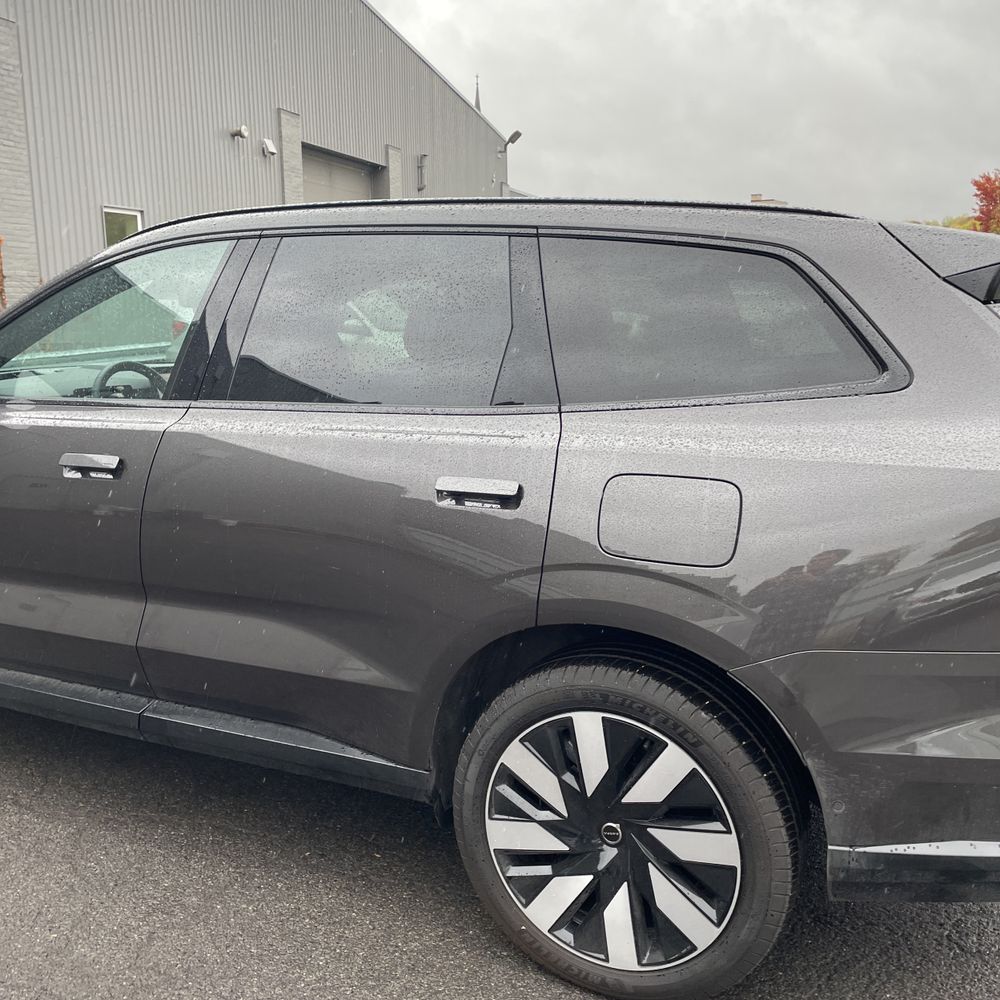 2025 Volvo EX90 Plus