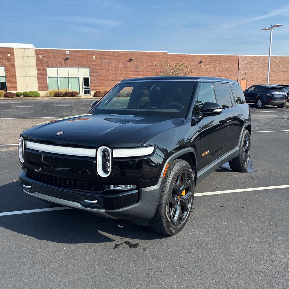 2023 Rivian R1S Adventure Quad-Motor