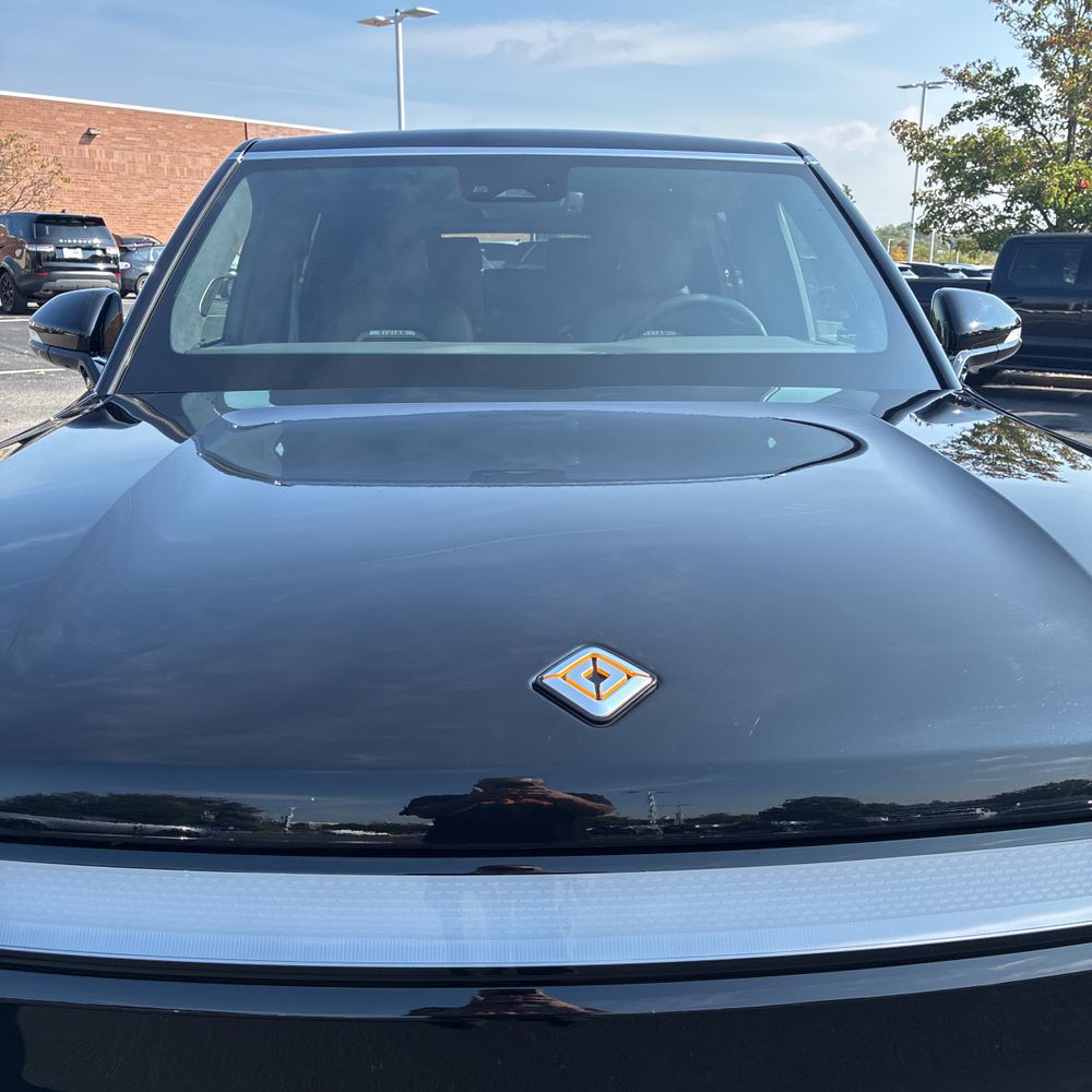 2023 Rivian R1S Adventure Quad-Motor