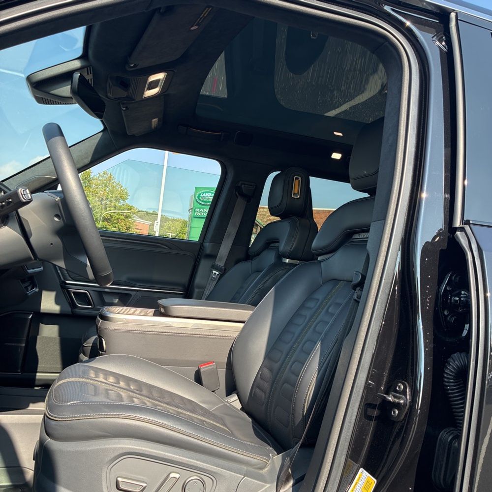 2023 Rivian R1S Adventure Quad-Motor