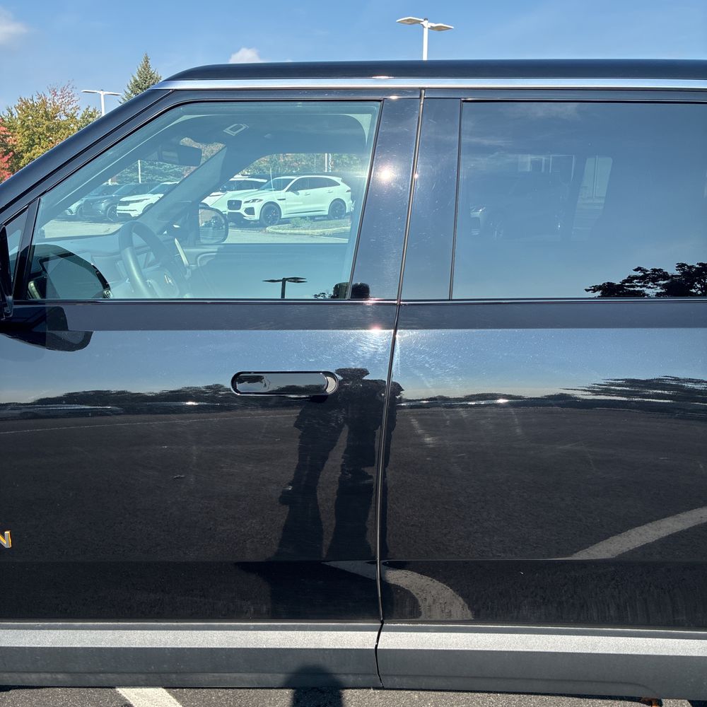 2023 Rivian R1S Adventure Quad-Motor