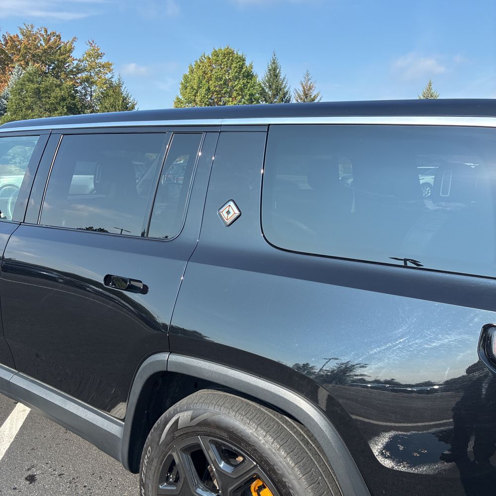 2023 Rivian R1S Adventure Quad-Motor