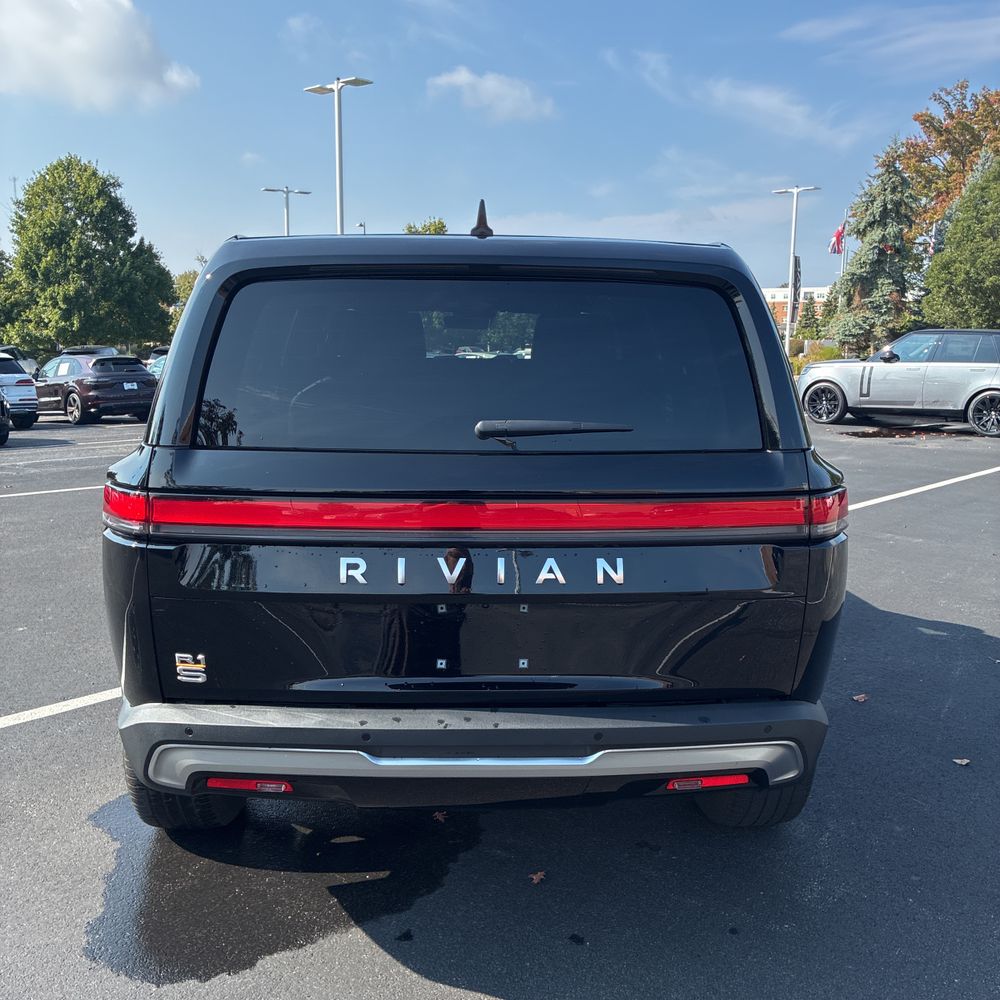 2023 Rivian R1S Adventure Quad-Motor