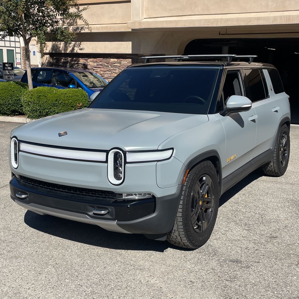2023 Rivian R1S Adventure Quad-Motor