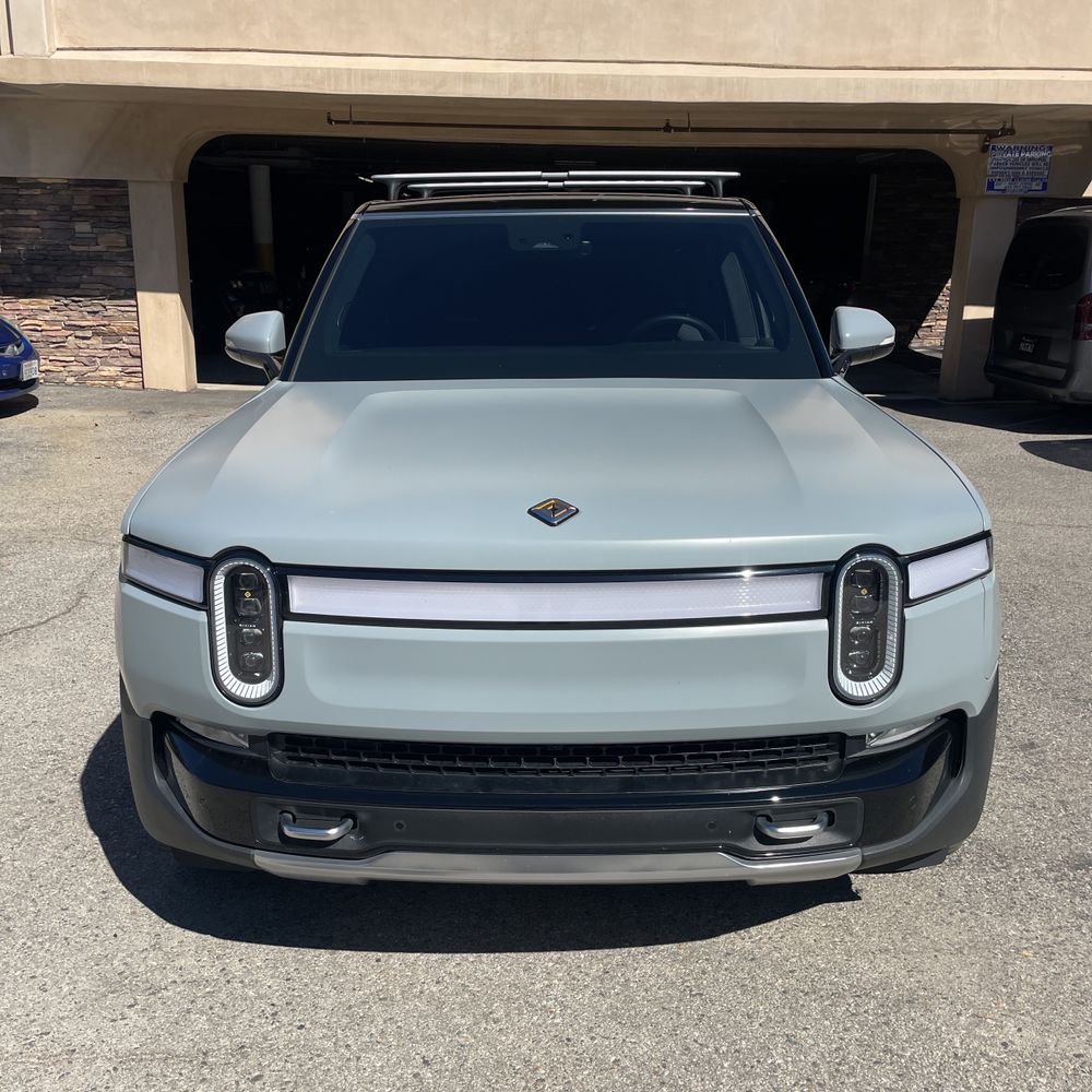 2023 Rivian R1S Adventure Quad-Motor