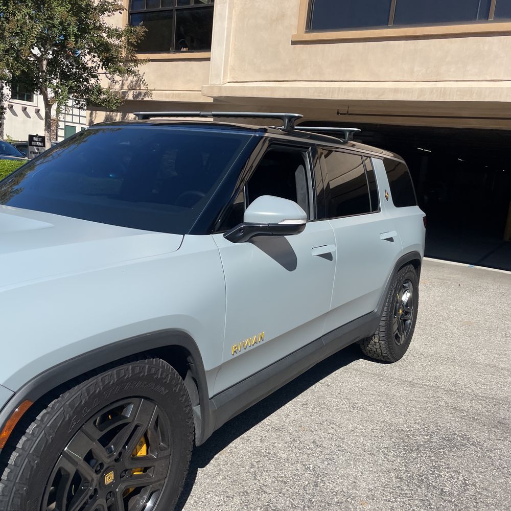 2023 Rivian R1S Adventure Quad-Motor