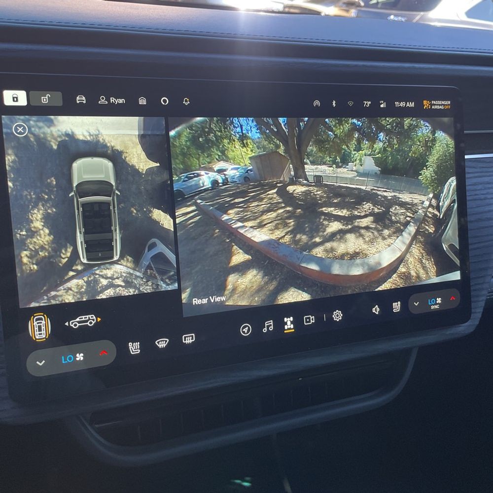 2023 Rivian R1S Adventure Quad-Motor