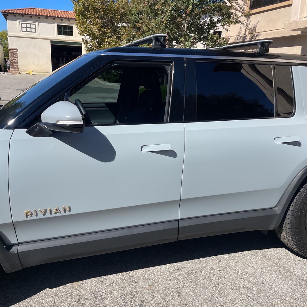 2023 Rivian R1S Adventure Quad-Motor