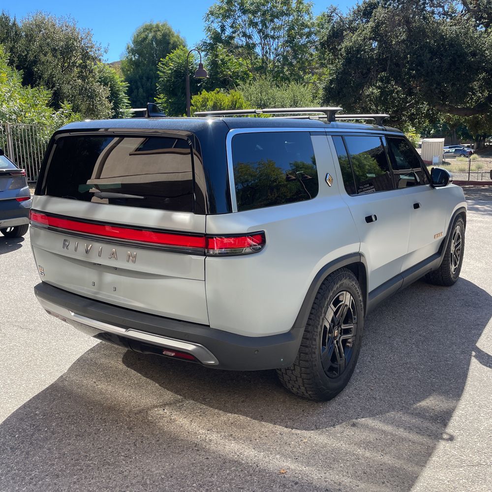 2023 Rivian R1S Adventure Quad-Motor